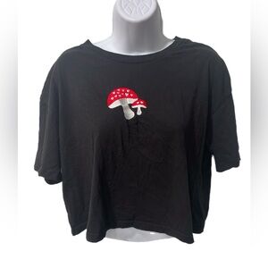 Hot Topic black Mushrooms Crop-Top t shirt medium